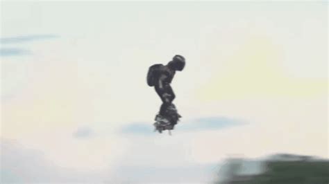 空中滑板(空中滑板游戏下载)缩略图