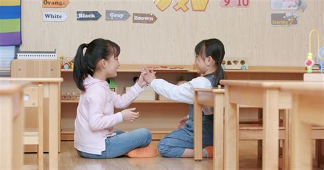 幼儿游戏(幼儿游戏大全100个)缩略图